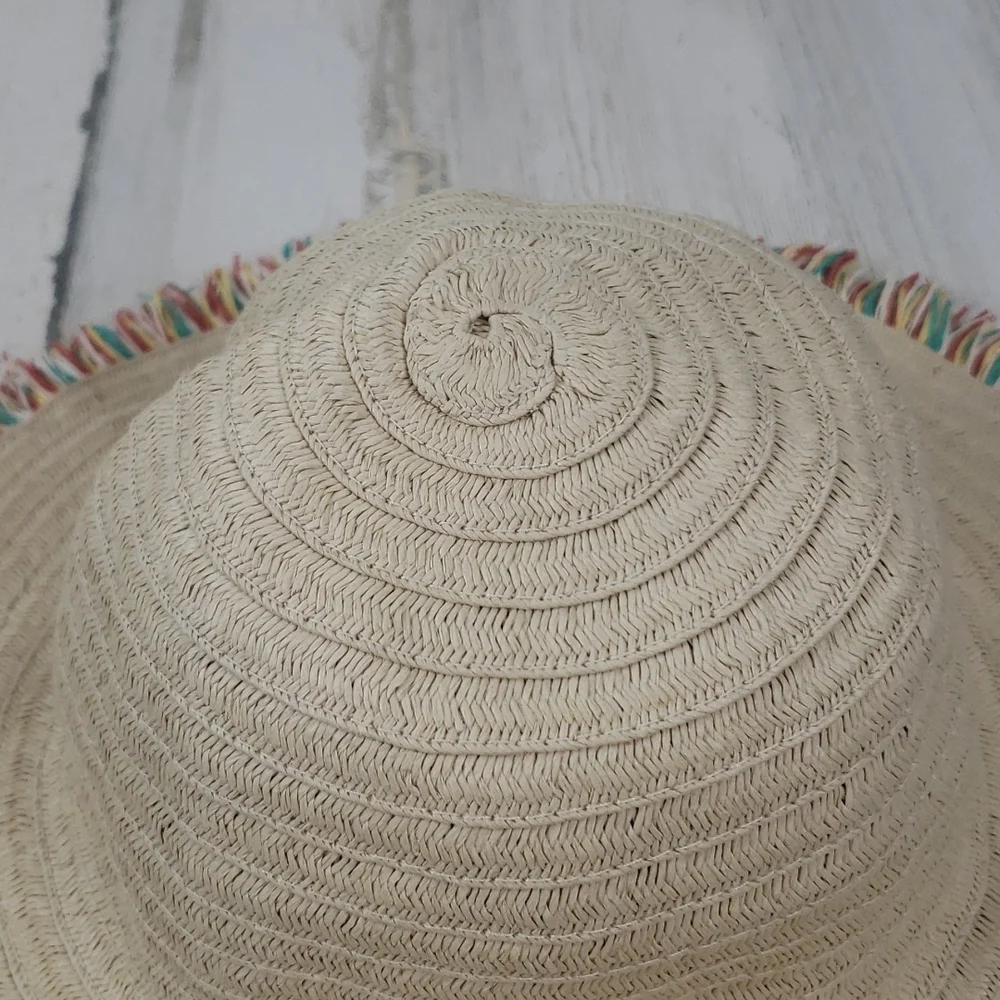 Old Navy straw paper beach hat with colorful edge detail Size L/XL - Picture 3 of 7